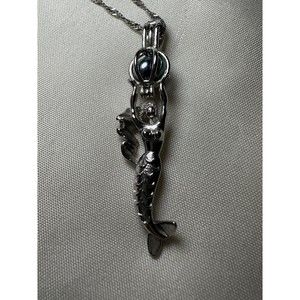 Mermaid Pearl Necklace